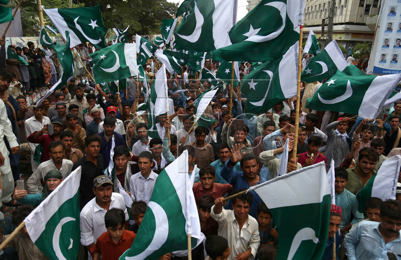 افغانوں اور بنگالیوں کی عمران خان کی حمایت میں ریلی | Urdu News – اردو نیوز