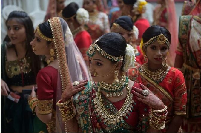 انڈین ریاست آسام میں کم عمری کی شادی کے خلاف کریک ڈاون، سیکڑوں افراد 
