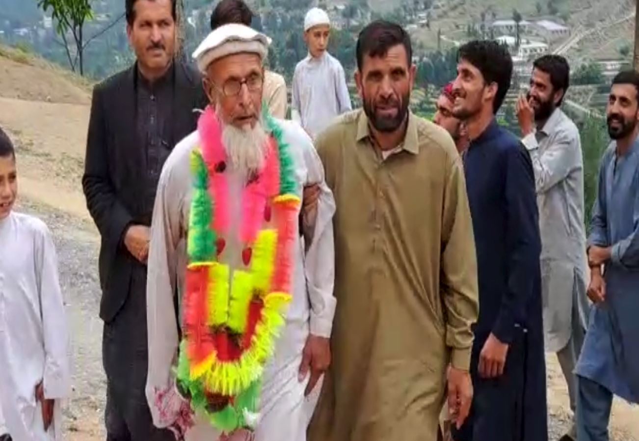 ’نئی زندگی مل گئی‘، ممتاز خان 53 برس بعد اپنے خاندان سے کیسے ملے
