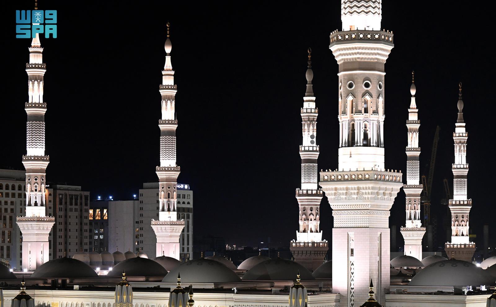 مسجد نبوی کے دس مینار جہاں سے مختلف سمتوں میں اذان کی آواز پہنچتی ہے ...