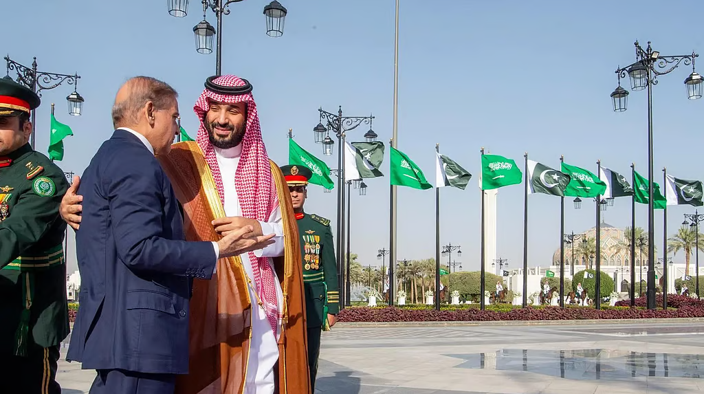 سعودی، پاکستانی سٹریٹجک معاہدے کی اہمیت، عرب صحافت کی نظر میں | Urdu ...