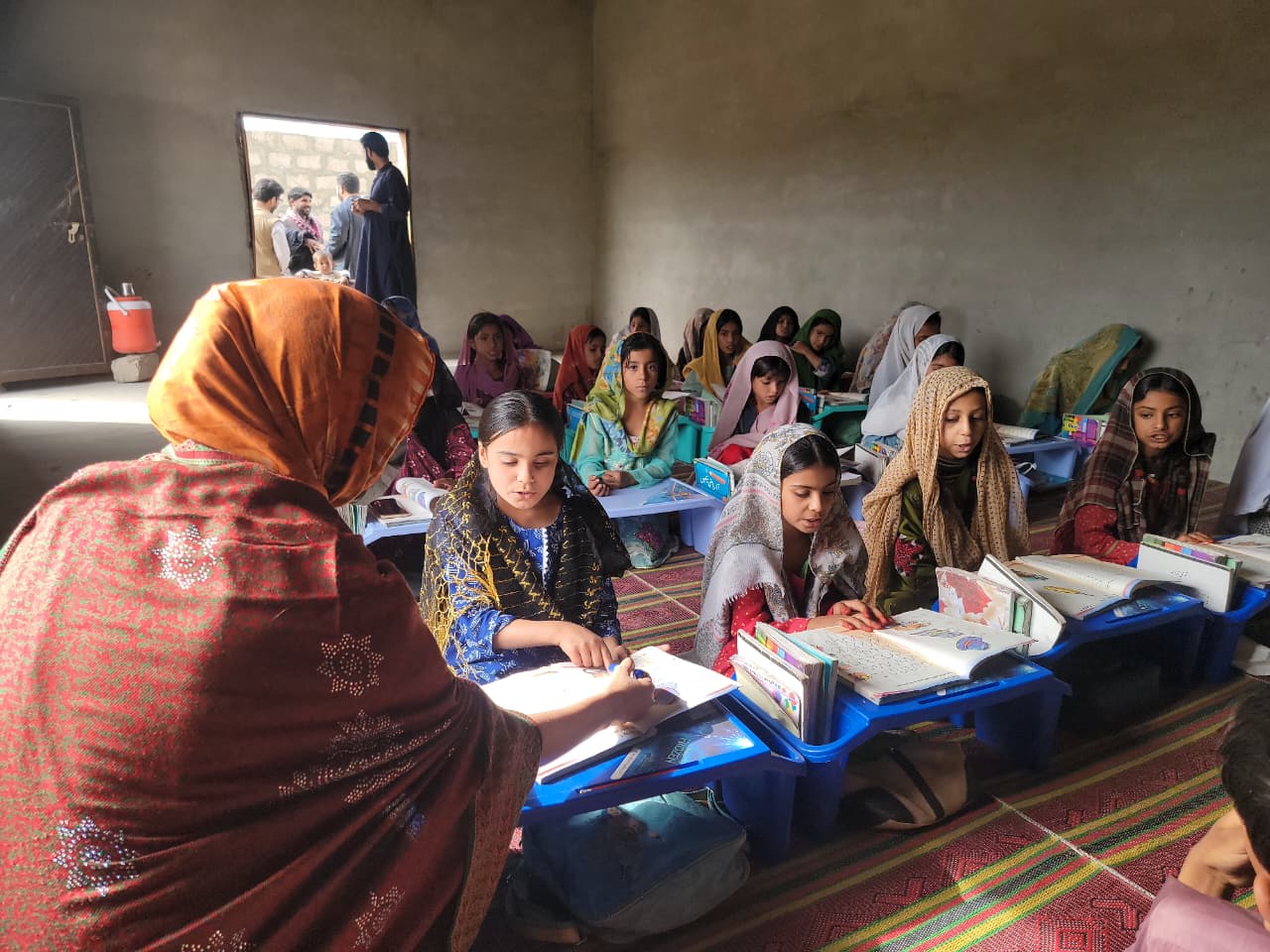 بلوچستان: خضدار کی نورین محسن جو گھر کے مہمان خانے میں سکول چلا رہی ہیں ...