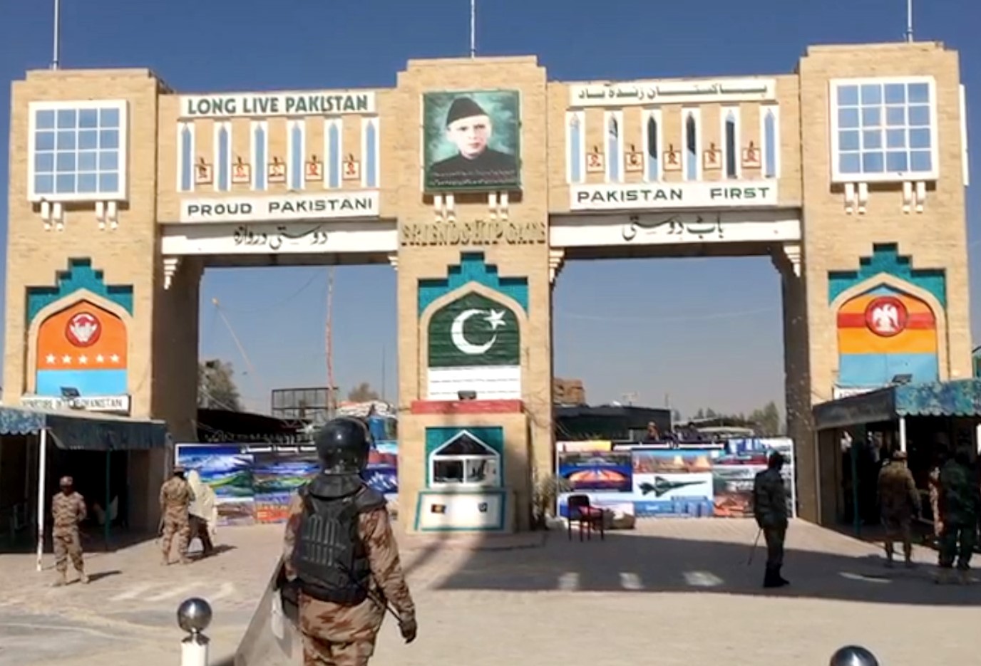 چمن میں پاک افغان سرحدی گیٹ پر خواتین کے لیے الگ گزرگاہ تیار | Urdu ...