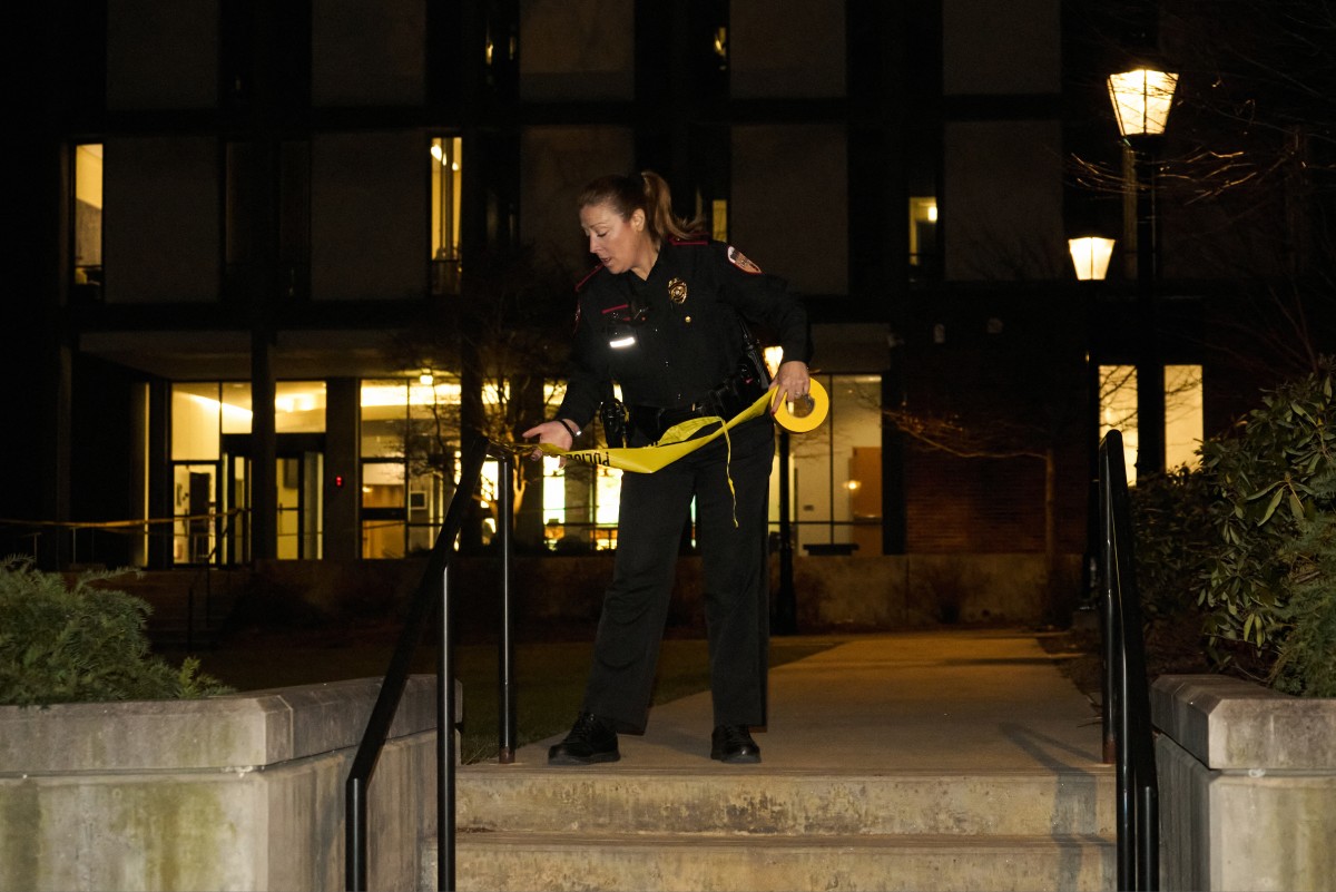 امریکہ: براؤن یونیورسٹی میں فائرنگ؛ 2 ہلاک، حملہ آور فرار ہونے میں کامیاب