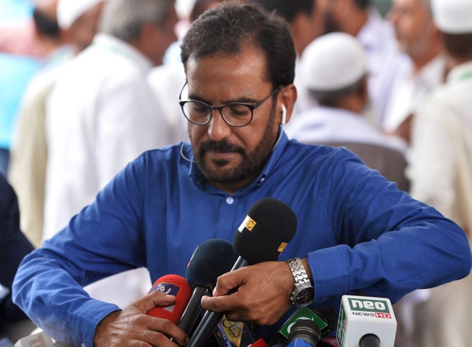 جدید دور کے تقاضوں کے ساتھ اب صحافت بدل چکی ہے۔ فوٹو: اے ایف پی