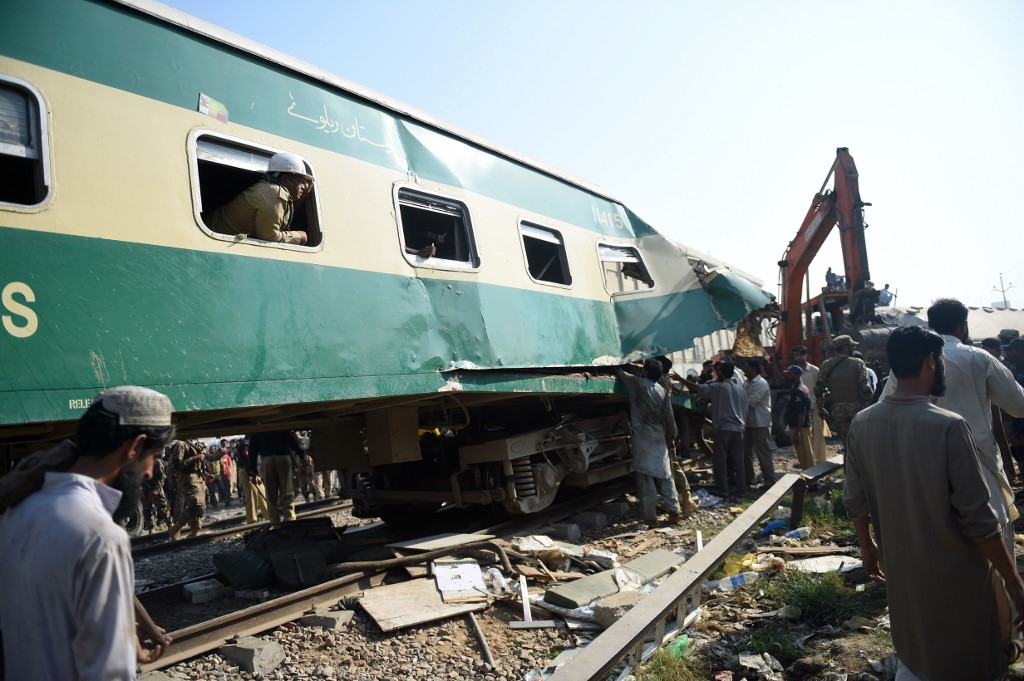 پاکستان میں ریلوے حادثات معمول کی بات ہے۔ فوٹو اے ایف پی